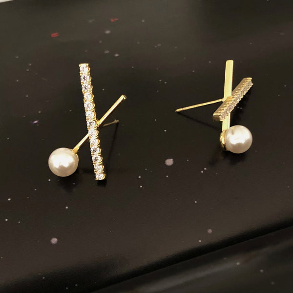 Audrey Crossed Pearl Earrings